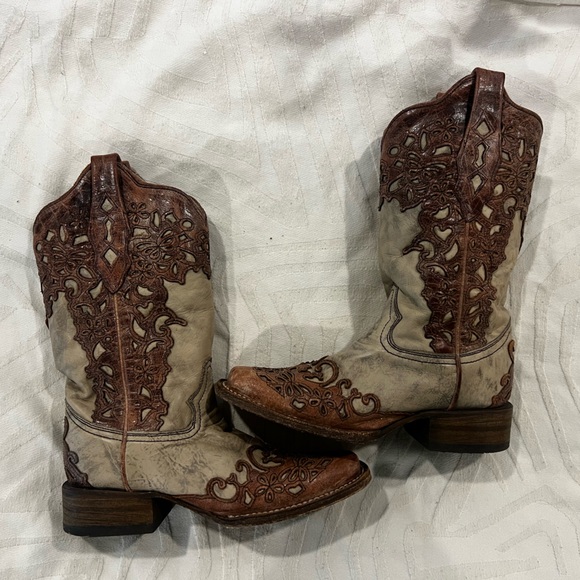 Corral Laser Cut Boot 6B - Picture 3 of 5